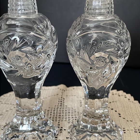 Crystal Salt & Pepper Shakers 5” Vintage Glassware Set Dinnerware - Picture 8 of 8